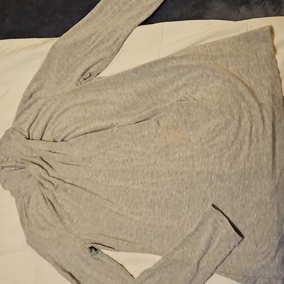 Elie Tahari Light Gray Women's Blouse. Worn Once. - Picture 1 of 6